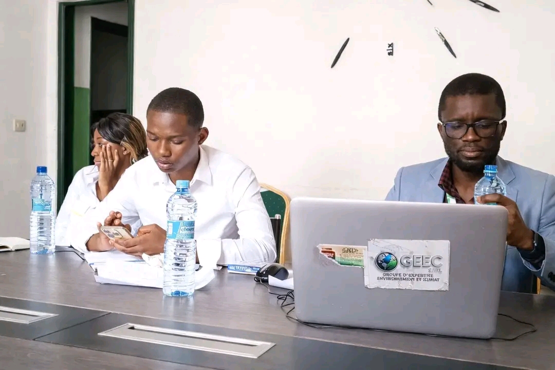 GEEC SARL et la jeunesse : un engagement stratégique pour le développement durable