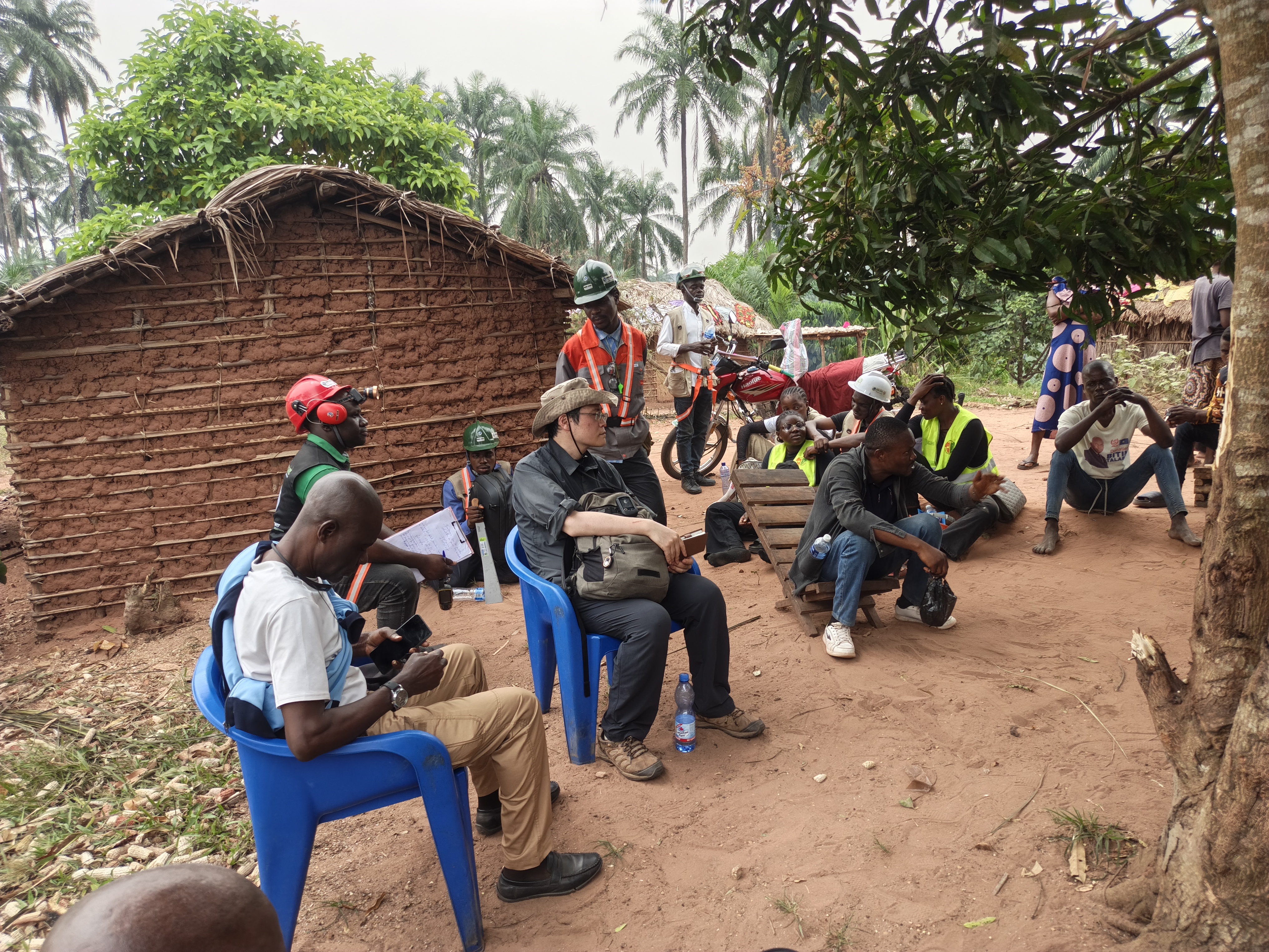 GEEC SARL CONDUIT UNE MISSION D’ÉVALUATION DES ACTIVITÉS CARBONE ET NON CARBONE À IBONGO, DANS LA PROVINCE DU KWILU  Collecte de données environnementales et socio-économiques pour renforcer la connaissance des territoires et l’action climatique en RDC